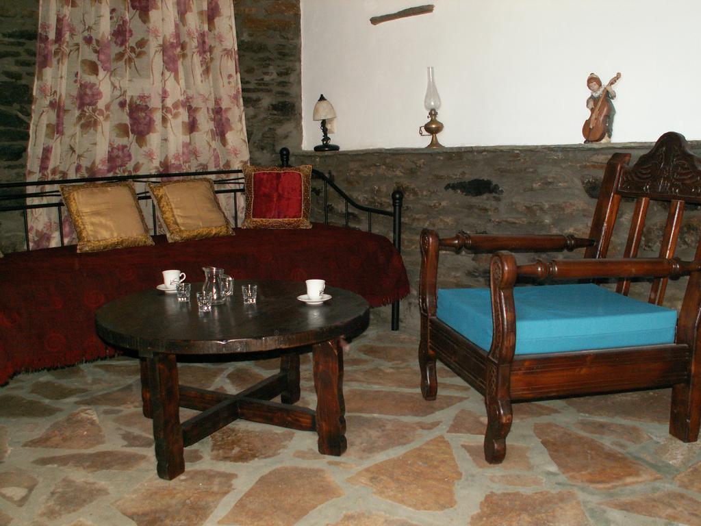 Gasthaus Monte Kechros Arnados Exterior foto